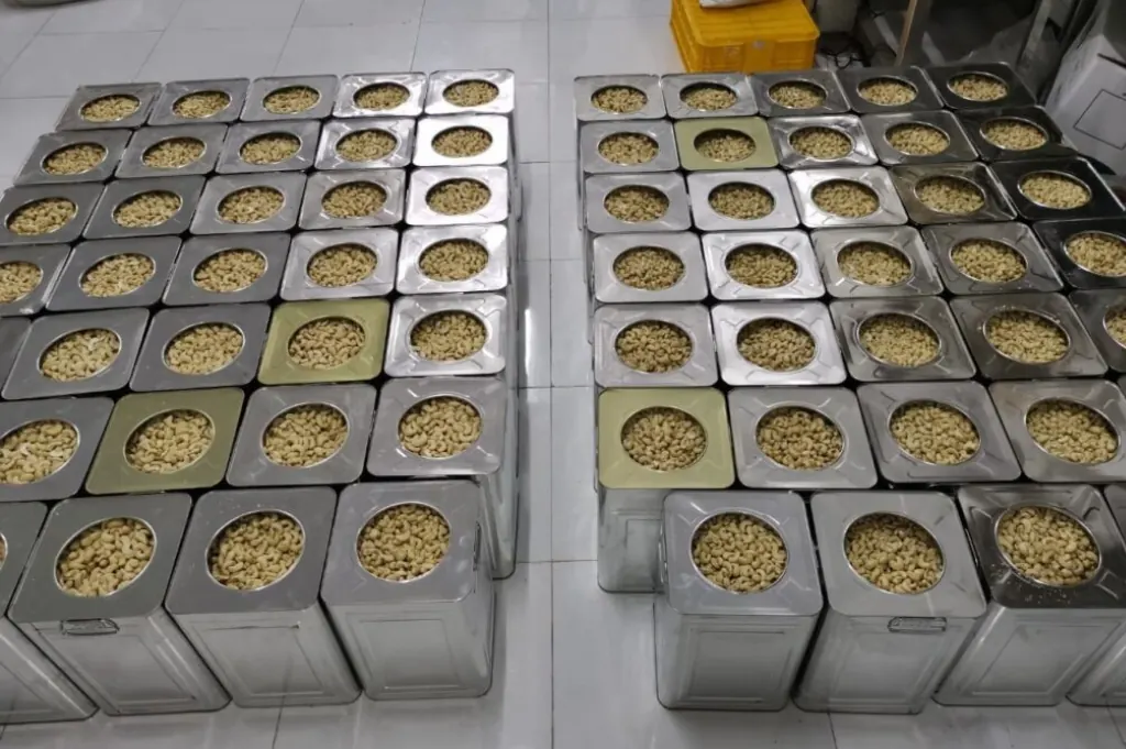 Thùng thiếc 2×11.34 kg đóng gói hạt điều